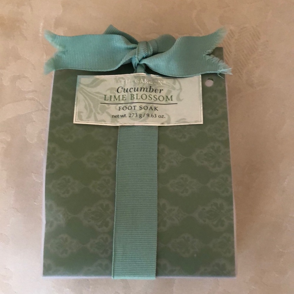 Foot Soak - makes a nice Pollyanna gift.